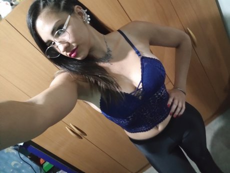 Обнаженная фотография утечки OnlyFans от Dani Zak