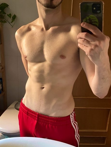 Naken läckt OnlyFans-bild av Adan