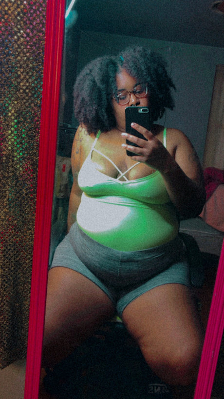 Naken läckt OnlyFans-bild av Pretty Penny