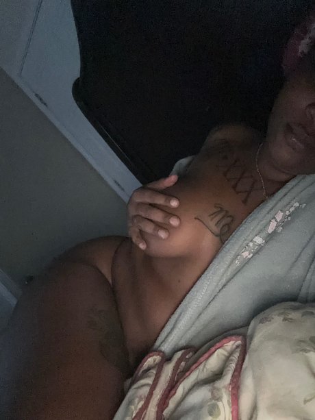 Alaston vuotanut OnlyFans-kuva Tootsie