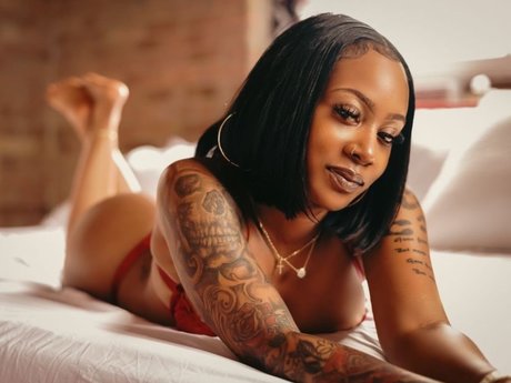 Nahá fotka uniklých OnlyFans od Slim Free
