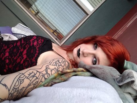 Nahá fotka uniklých OnlyFans od Kyrra Vain