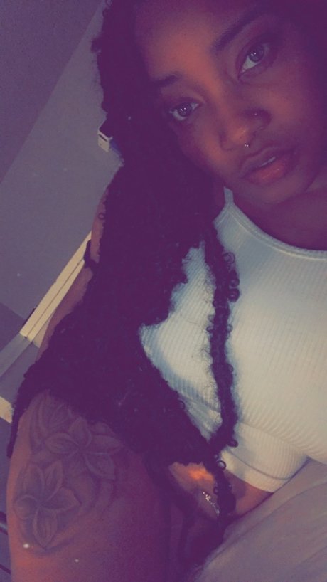 Naakte gelekte OnlyFans-foto van Prxncess Dulce De Leche 