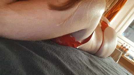 Alaston vuotanut OnlyFans-kuva Jaz