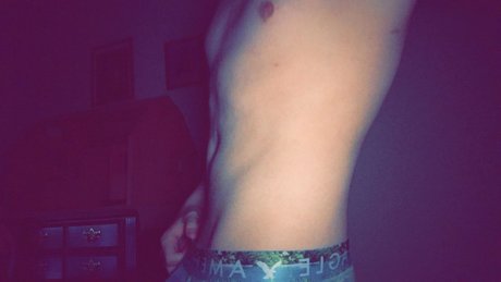 Naakte gelekte OnlyFans-foto van Demetri