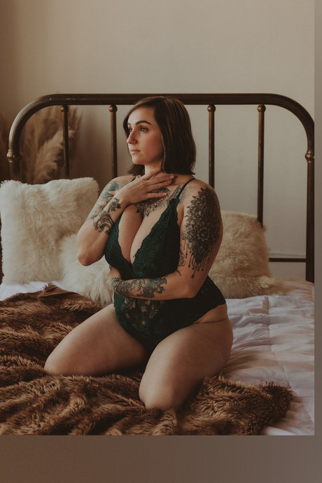 Alasti lekkinud OnlyFans-i pilt Scarlett
