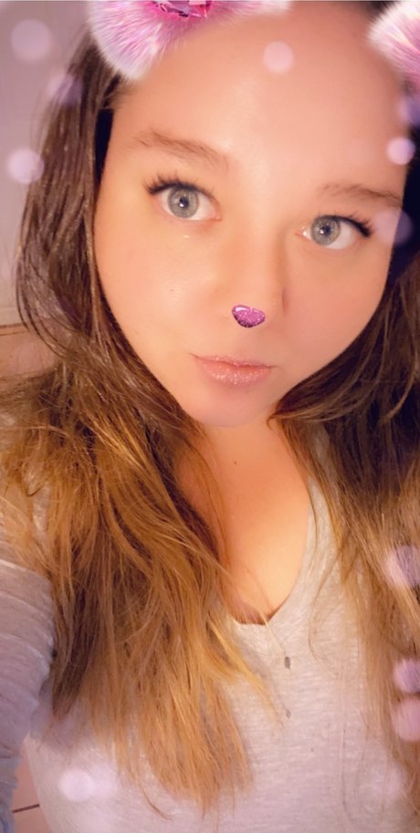 Naken läckt OnlyFans-bild av Bad Mommy