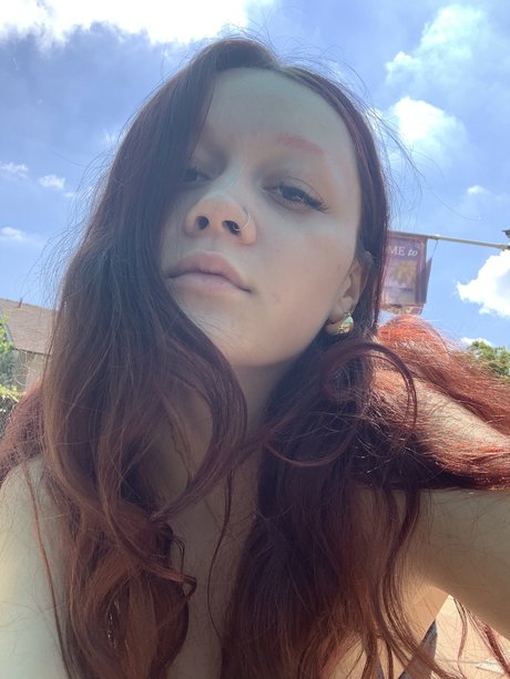 Alaston vuotanut OnlyFans-kuva D