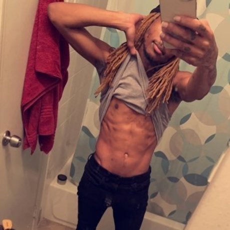 Alaston vuotanut OnlyFans-kuva Delatyler