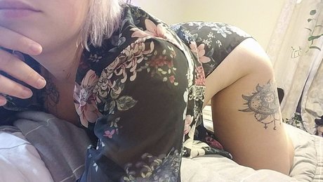 Naken läckt OnlyFans-bild av Queen Aurora 420