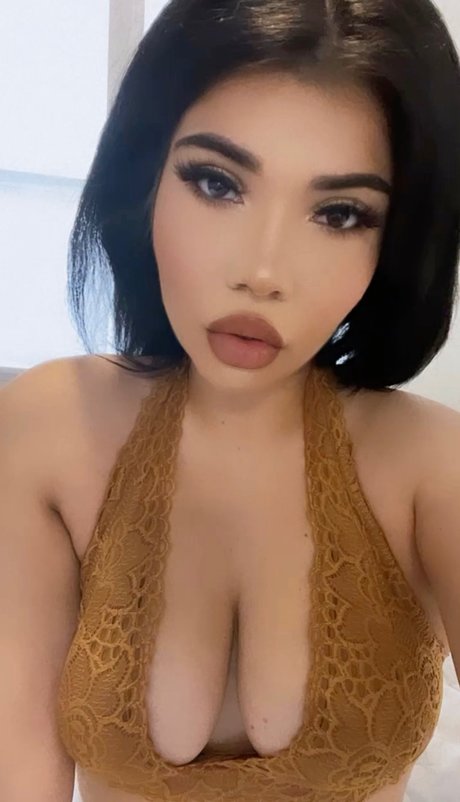 Naken läckt OnlyFans-bild av Angie Amor