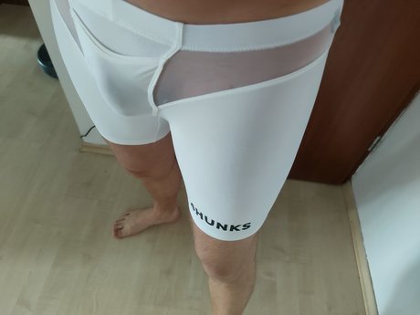 Naken läckt OnlyFans-bild av Puppytitus