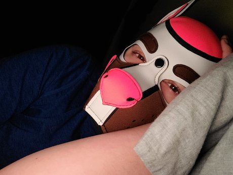Alaston vuotanut OnlyFans-kuva Pup Neo
