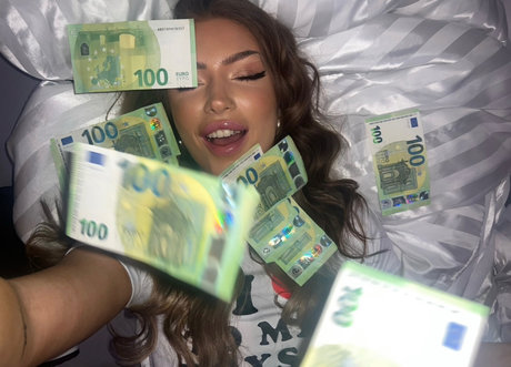 Naken läckt OnlyFans-bild av Lana
