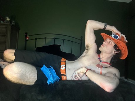 Обнаженная фотография утечки OnlyFans от Eavnc
