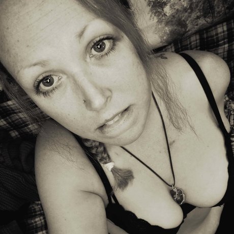 Photo nue de fuite OnlyFans de Crystina