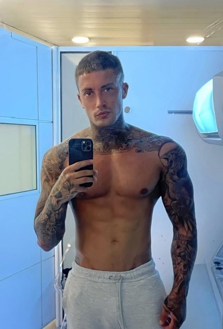 Naakte gelekte OnlyFans-foto van Rafa