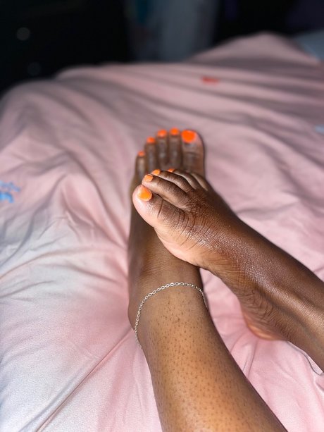 Naken läckt OnlyFans-bild av Ebony Feet