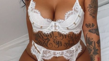 Обнаженная фотография утечки OnlyFans от Eden