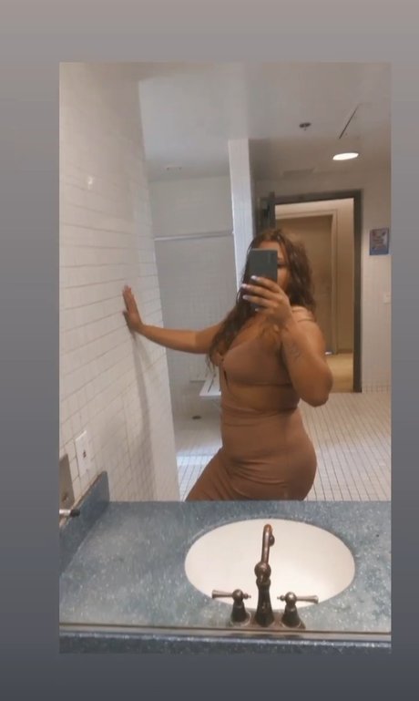 Обнаженная фотография утечки OnlyFans от Quinn