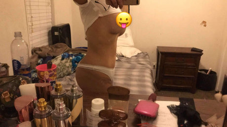 Обнаженная фотография утечки OnlyFans от Queenvqueen