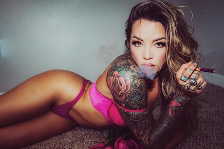 Nagie wyciekłe zdjęcie OnlyFans od Raciney