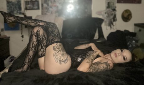 Naken läckt OnlyFans-bild av Queen