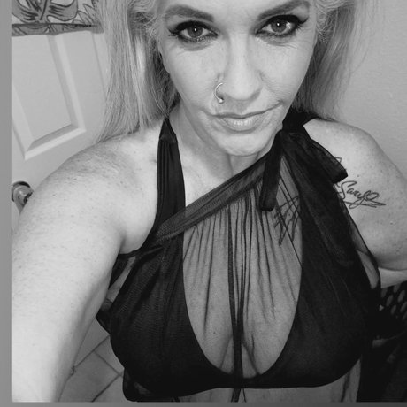 Alaston vuotanut OnlyFans-kuva Suzie
