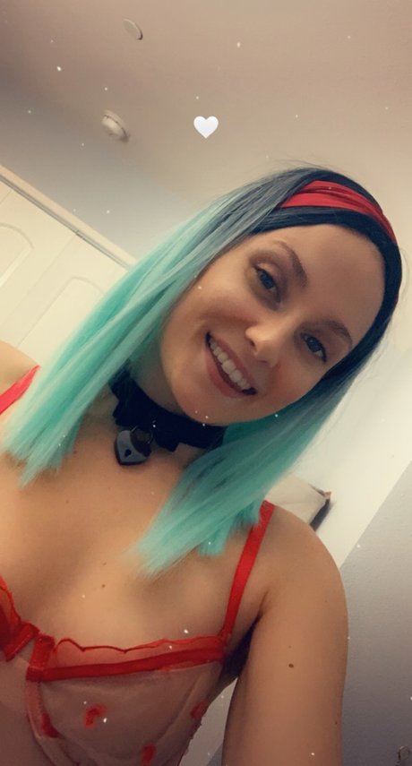 Naken läckt OnlyFans-bild av Queen Elaine