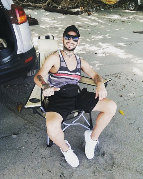 Naken läckt OnlyFans-bild av Deisler Mr Pichaa