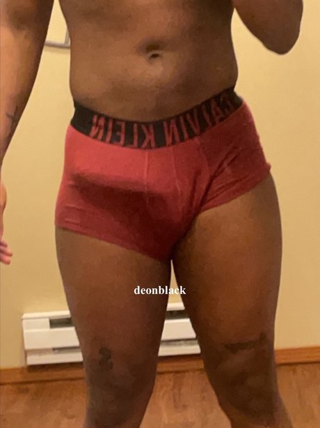Обнаженная фотография утечки OnlyFans от Deon Hung Black