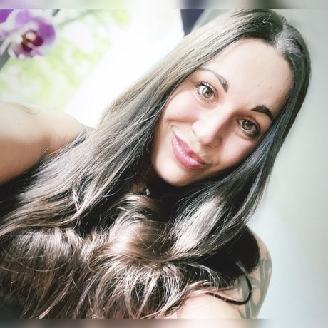 Nøgent lækket OnlyFans-billede af Darklioness90