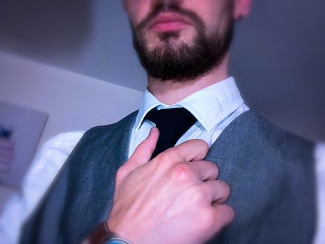 Обнаженная фотография утечки OnlyFans от Mrd  Suited Man  Free Subcription