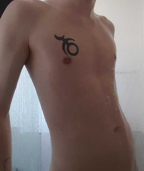 Naken läckt OnlyFans-bild av Dante Riley