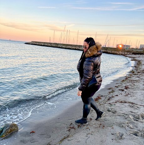 Naken läckt OnlyFans-bild av Devilangelbbw