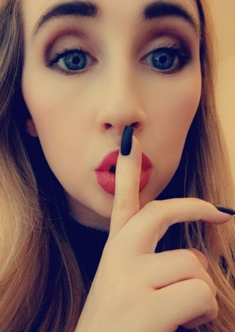 Обнаженная фотография утечки OnlyFans от Mistress Darcy Dale