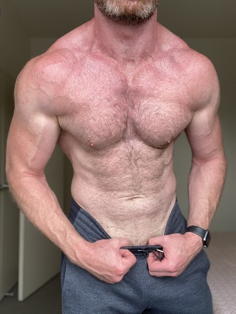 Alasti lekkinud OnlyFans-i pilt Donnybasilisk