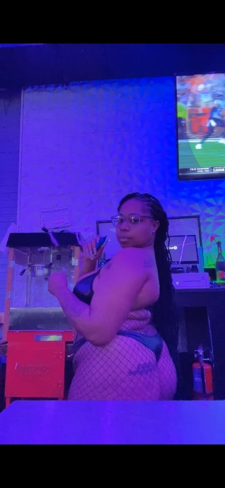 Обнаженная фотография утечки OnlyFans от Dutchesmfloovee