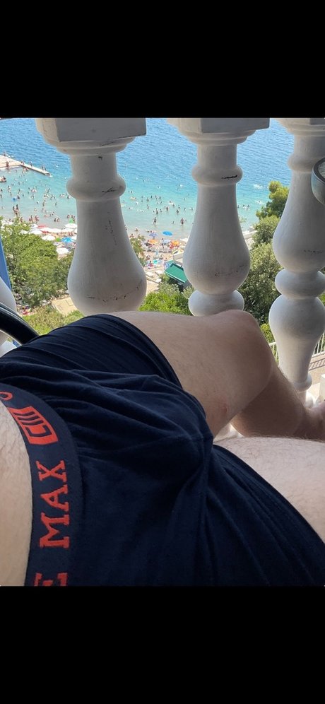 Nahá fotka uniklých OnlyFans od Alejandro