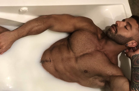 Alasti lekkinud OnlyFans-i pilt Eddy Ceetee