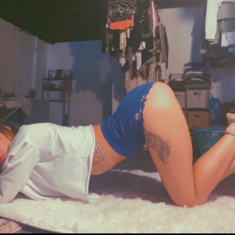 Обнаженная фотография утечки OnlyFans от Rain Rylee