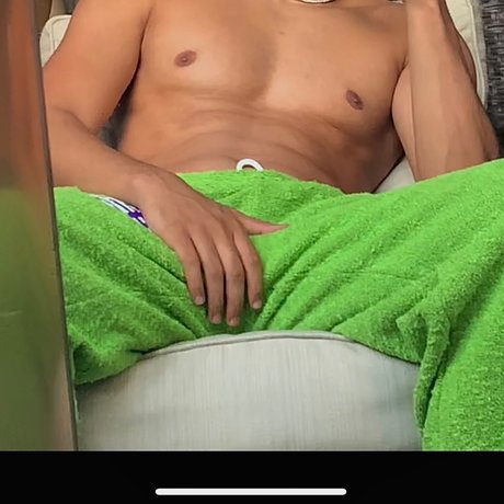 Обнаженная фотография утечки OnlyFans от Rah
