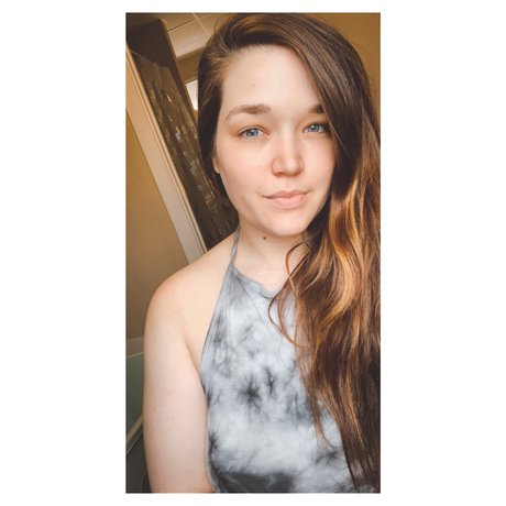 Alasti lekkinud OnlyFans-i pilt Sarah