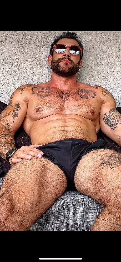 Alaston vuotanut OnlyFans-kuva Rafael Enrique