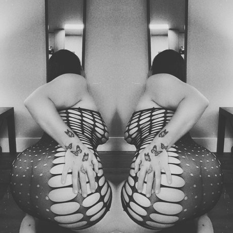 Naken läckt OnlyFans-bild av Raelynnrosexxx