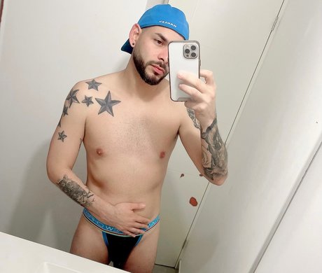 Обнаженная фотография утечки OnlyFans от Ractmorbo