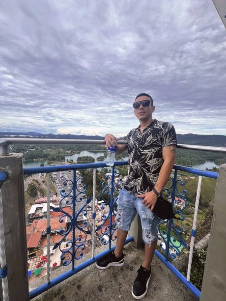 Naakte gelekte OnlyFans-foto van Edwards420