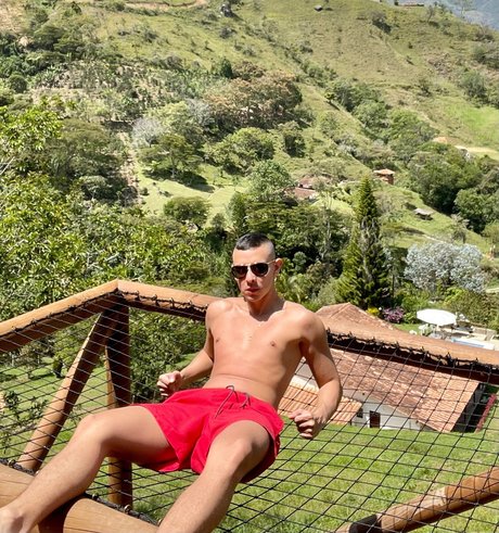 Обнаженная фотография утечки OnlyFans от Real Me