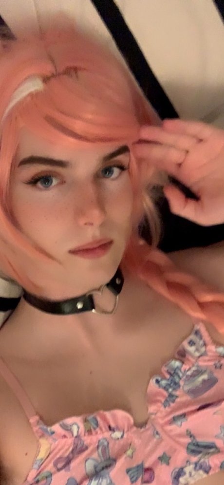 Alasti lekkinud OnlyFans-i pilt Evie