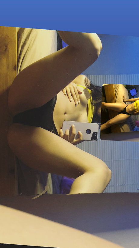 Naken läckt OnlyFans-bild av Danna Sofia